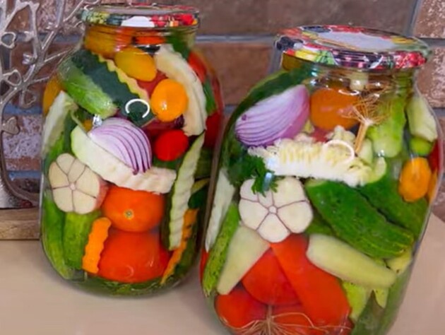 Поместите это на дно банки – и получится невероятно вкусное овощное ассорти на зиму. Рецепт маринада 