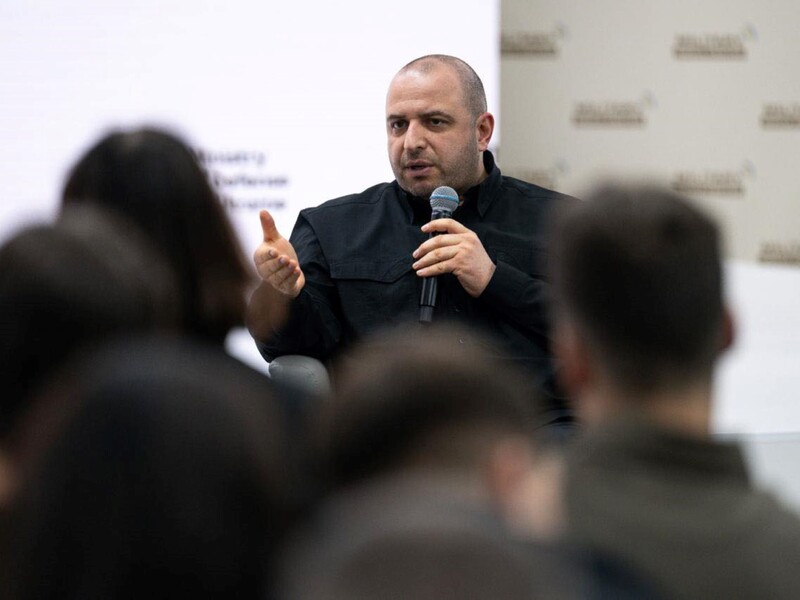 "Розглядався і Шмигаль". ЗМІ дізнався, чому послом у США призначили не Умєрова