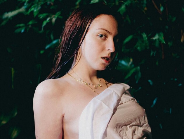 Донька Полякової, яка вийшла заміж, показала зблизька свою обручку