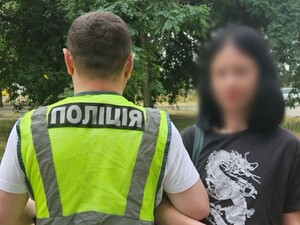 Знайшли жінку, яку побили в метро Києва за антиукраїнські гасла. Що з нею буде