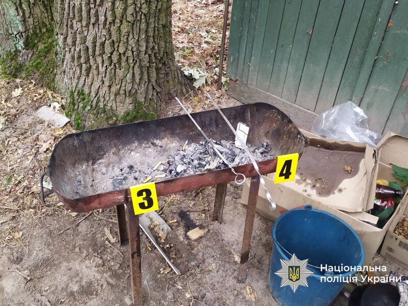 У Черкаській області від удару шампуром загинув чоловік. Поліція озвучила подробиці