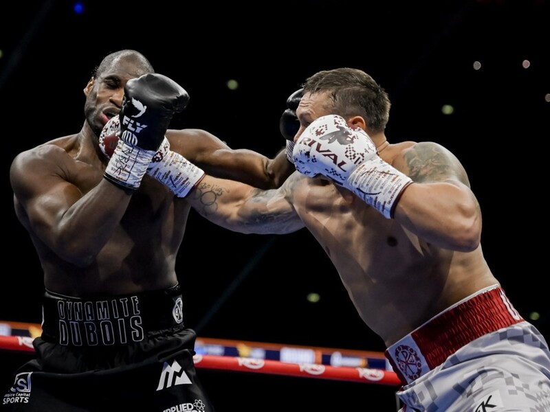 Усик достроково переміг Дюбуа в поєдинку за звання абсолютного чемпіона світу