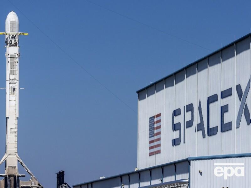 Белый дом не может расторгнуть большинство контрактов со SpaceX Маска. WSJ узнала почему