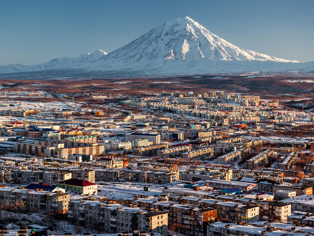 На Камчатке произошла серия землетрясений, в МЧС РФ объявили об угрозе цунами. Видео