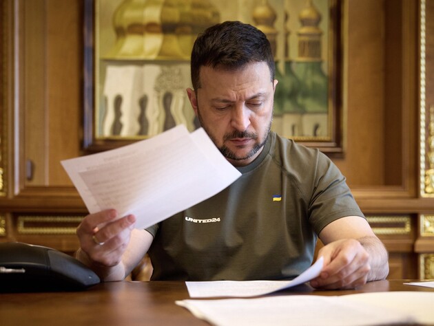 Зеленский ввел санкции за антиукраинскую пропаганду. В списке – Королевская, Латынина, Балашов