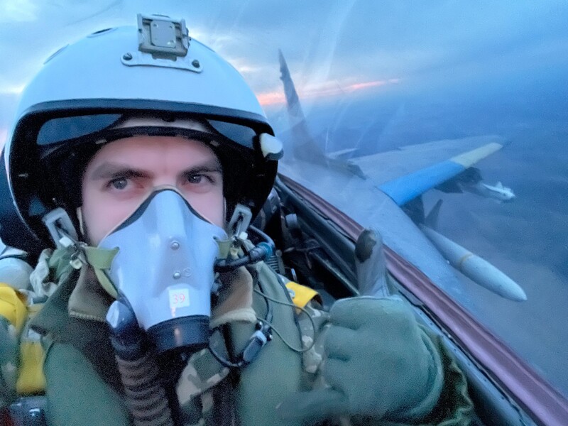 "iPhone до сих пор не вернули". Мать пилота Juice рассказала о расследовании смерти сына