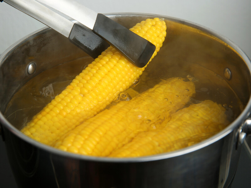 Если хотите мягкую и вкусную кукурузу – воспользуйтесь этим способом. Надежный рецепт