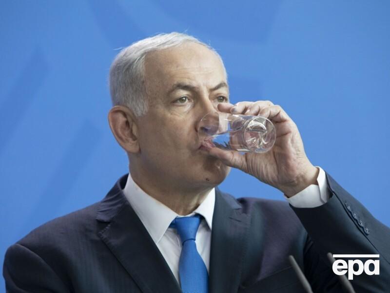 Нетаньяху попросив відкласти розгляд у суді його справи про корупцію, оскільки з'їв зіпсовану їжу