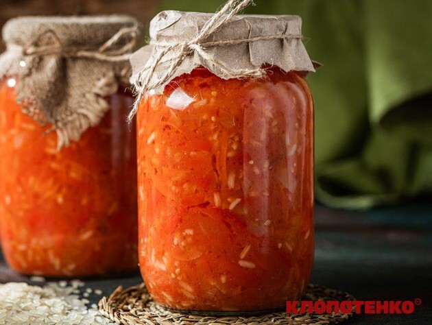 Дуже смачний салат із рисом на зиму, який стане в пригоді будь-коли. Рецепт