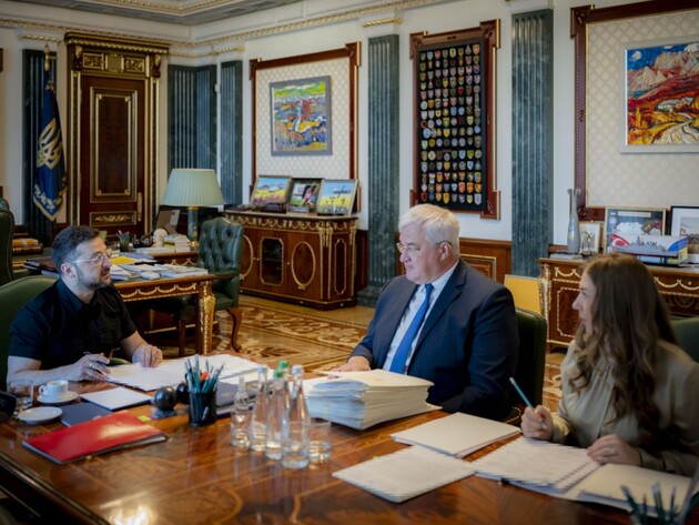 Зеленский назначил 16 новых послов Украины