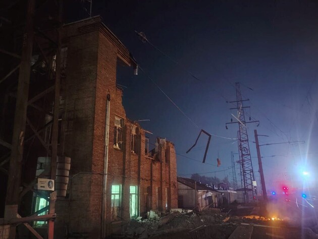 В Ростовской области раздаются взрывы. Власти сообщили об атаке на железнодорожный объект. Фото, видео