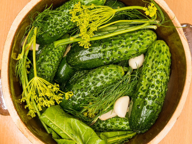 Сделайте этот простой маринад и получите невероятно вкусные малосольные огурцы. Быстрый рецепт