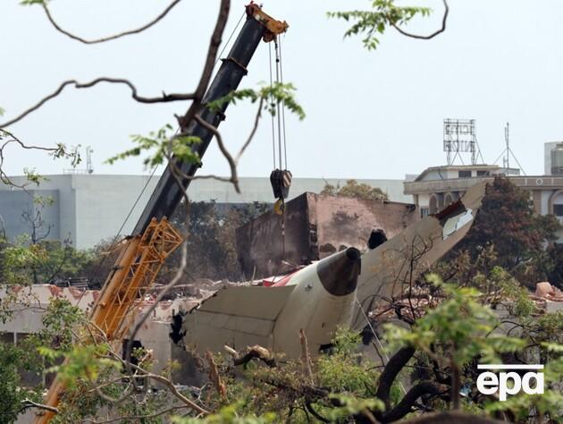 Сотні загиблих в авіакатастрофі в Індії: перевізника неодноразово попереджали про порушення правил перельотів