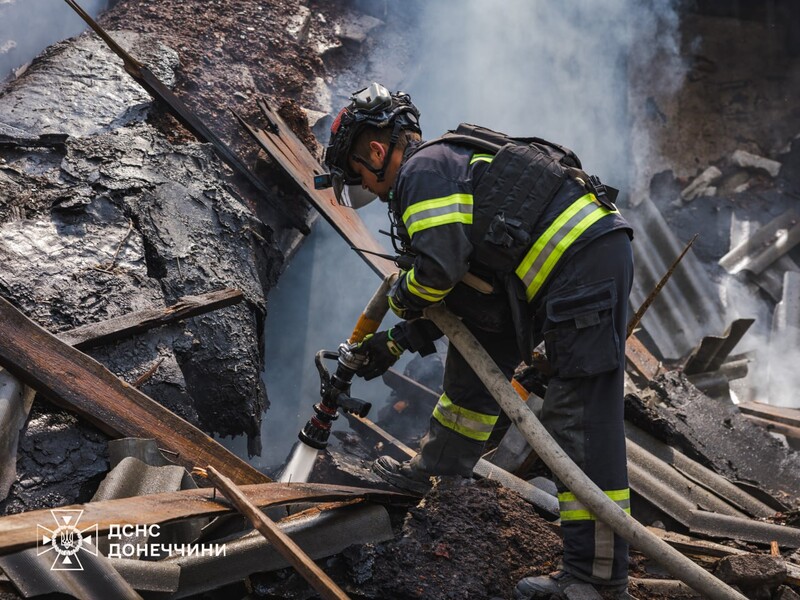 РФ ударила по жилой многоэтажке в Краматорске, убит ребенок
