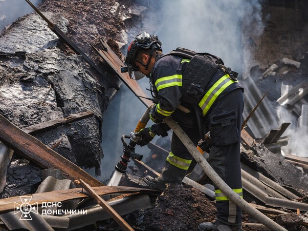 РФ ударила по жилой многоэтажке в Краматорске, убит ребенок