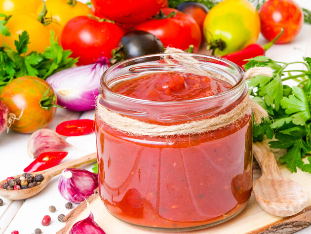 Соедините сладкий и горький перцы. Острая закуска 