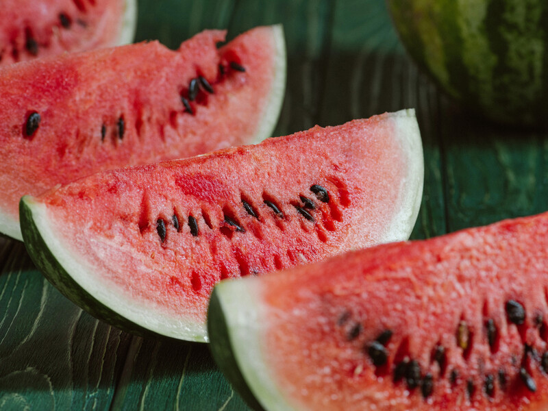 В Україні стрімко знижуються ціни на кавуни. Скільки вони коштують і чи дешевшатимуть далі