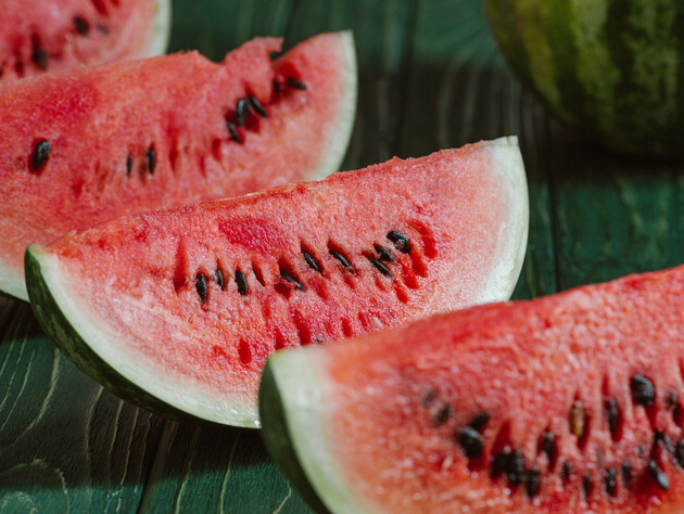 В Украине стремительно снижаются цены на арбузы. Сколько они стоят и будут ли дешеветь дальше