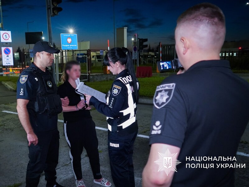 Фінансова піраміда під виглядом збору на дрони. Поліція заявила про екстрадицію шахрайки з ОАЕ в Україну