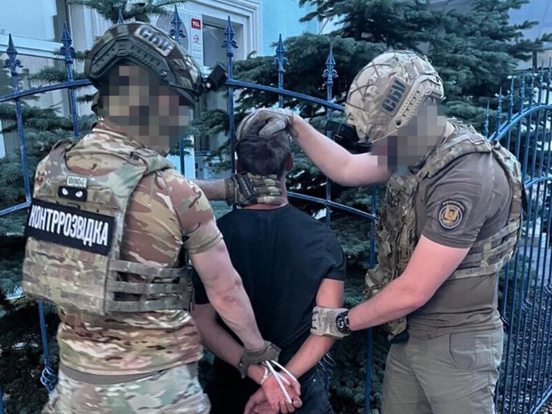 СБУ сообщила, что два агента ФСБ готовили двойной теракт возле ТЦК в Николаеве