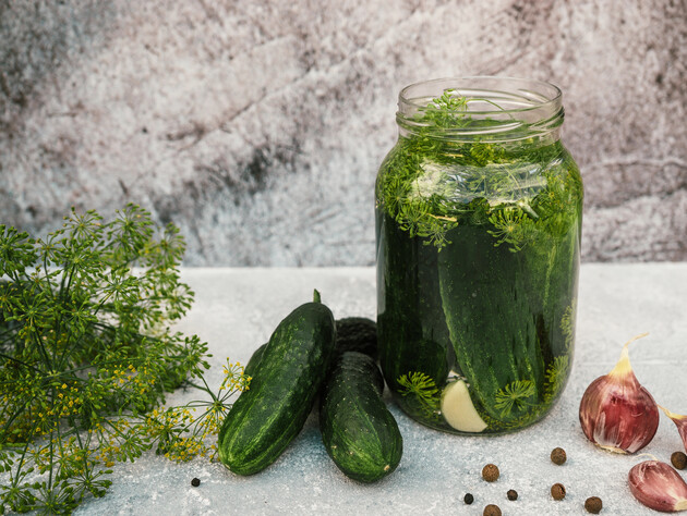 Добавьте это в каждую банку – и огурцы получатся невероятно хрустящие. Рецепт на зиму без стерилизации