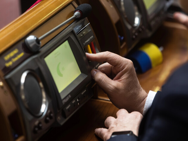 Частина нардепів не бажає голосувати за законопроєкт, який відновить самостійність НАБУ й САП, через страх помсти – FT