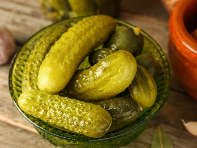 Если положите это в рассол – получите невероятно хрустящие и вкусные огурцы. Очень простой рецепт