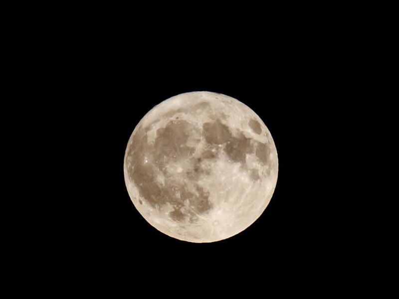 Самый опасный для Земли астероид может столкнуться с Луной. Чем это грозит