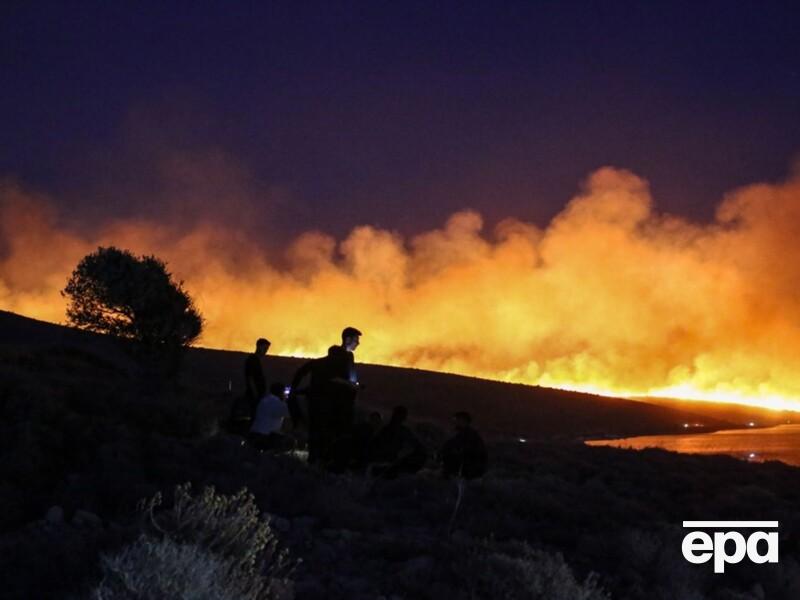 На тлі аномальної спеки в Туреччині спалахнули масштабні лісові пожежі. Відео