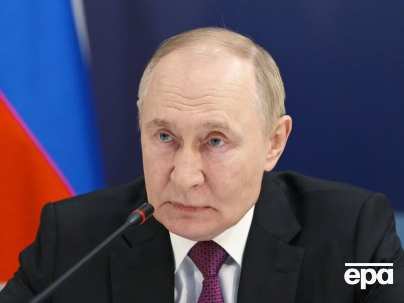 Экономика России демонстрирует все больше трещин, но Путин вряд ли отступит – Bloomberg