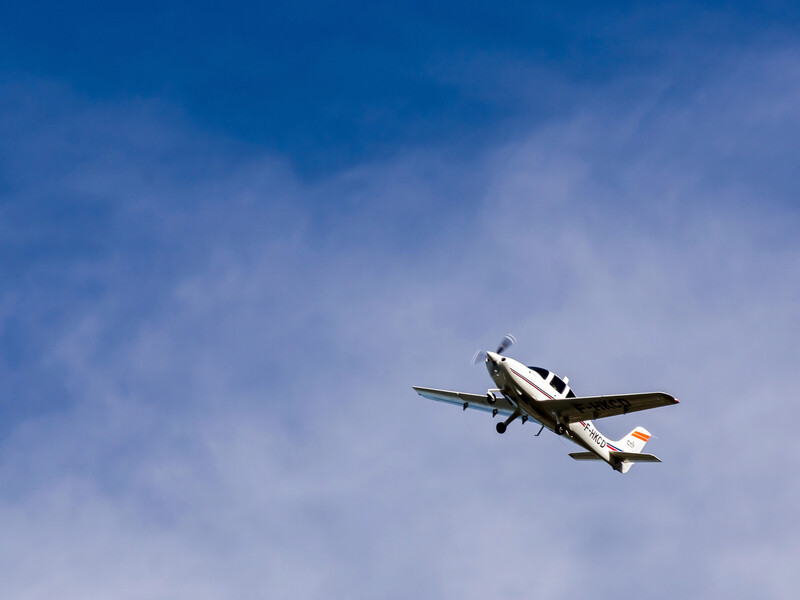 Біля узбережжя Каліфорнії впав приватний літак. Місцеві розповіли про гучний шум перед трощею