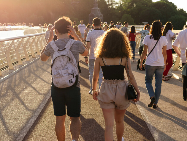 Синоптик рассказала, когда в Украине спадет жара. Но перед этим будет температурный 