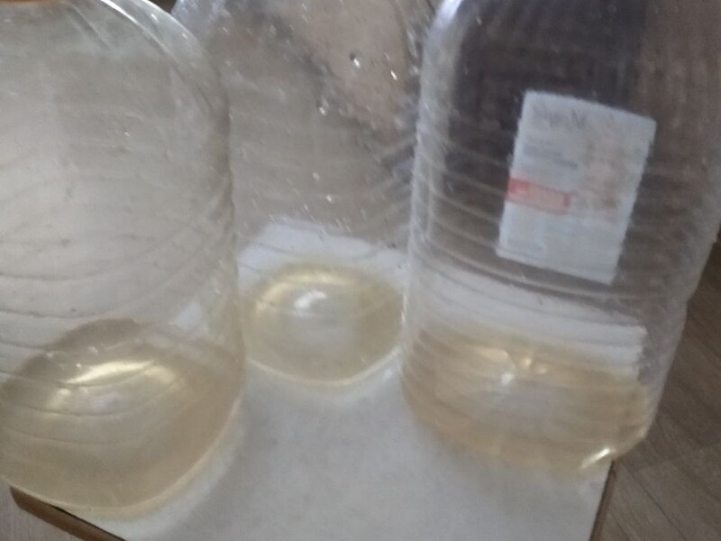 "Ледь помітними цівками, кольору крові". У Маріуполі люди майже залишилися без води