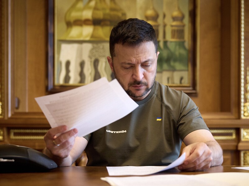 Украинские пленные получат такие же финансовые гарантии, как все защитники – Зеленский подписал закон