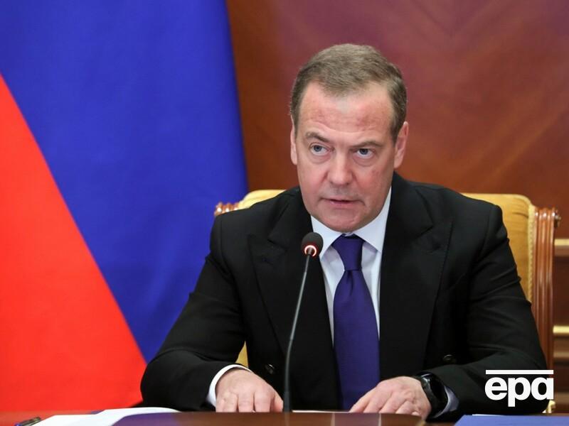 Медведев отреагировал на ультиматум Трампа Путину и пригрозил войной с США