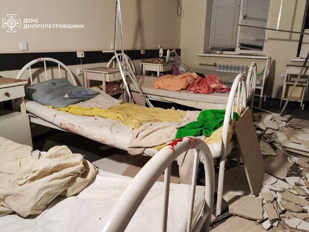 В Днепропетровской области ракетным ударом задело роддом и детскую больницу. Двое погибших. Фото