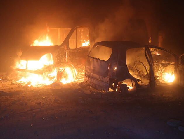 За ніч РФ обстріляла два житлові райони Харкова. Троє людей дістали поранення, є руйнування й пожежі