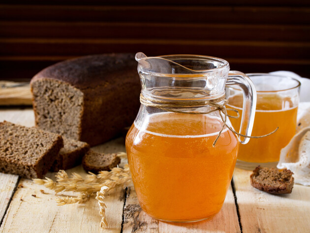 Квас на изюме без долгого ожидания: всего три часа – и готов