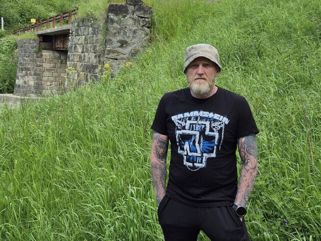 Американская рэперша высмеяла фото украинского морпеха после плена РФ. Военный ответил