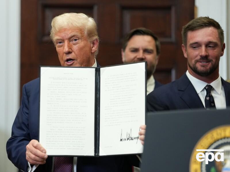 Трамп ввел новые торговые пошлины для десятков стран