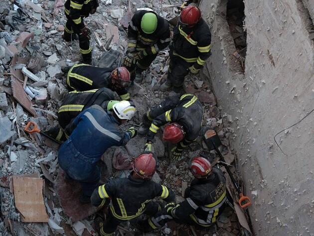 Одна из самых смертоносных атак с начала войны. В Киеве завершили поиски погибших под завалами