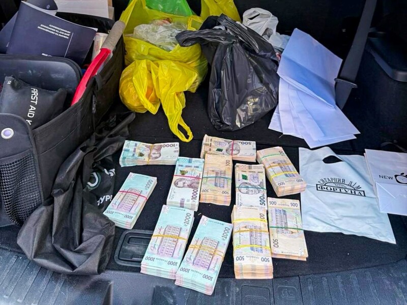 НАБУ заявило о разоблачении на взятках депутата, должностных лиц и нацгвардейцев. Зеленский прокомментировал