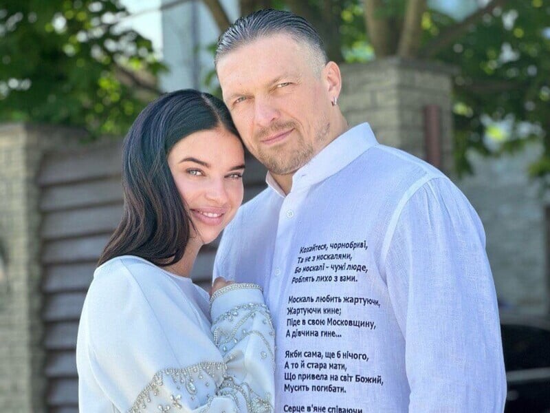 Жена Усика показала шокирующее видео, как боксер чистит пылесосом годовалую дочь