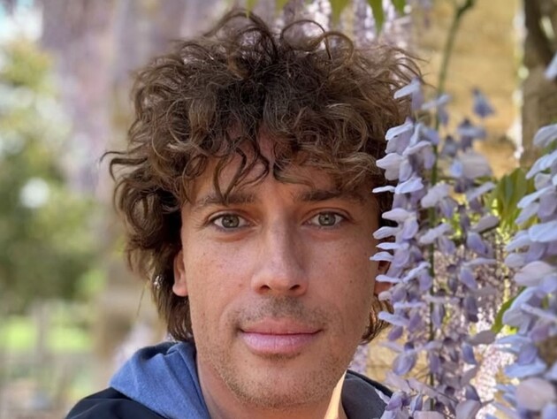 Галкін несподівано змінив зачіску, за що дістав хвилю коментарів. Фото до й після