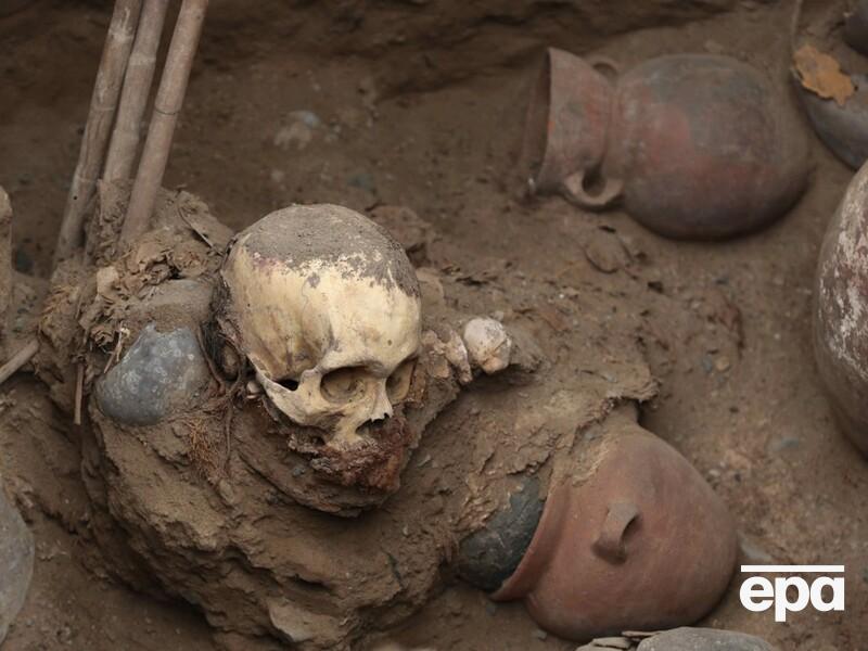 В Перу газовщики случайно обнаружили две гробницы доинковской эпохи