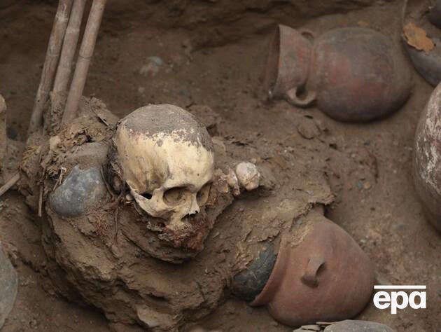 У Перу газовики випадково виявили дві гробниці доінківської доби