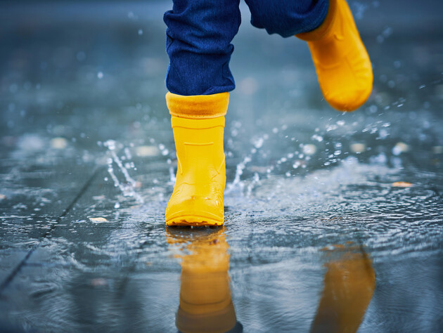 Подекуди дощитиме, десь буде сонячно. Синоптики розповіли, на яку погоду очікувати в понеділок