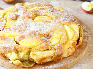 Просто смешайте эти продукты – и шарлотка станет любимой. Очень быстрый рецепт десерта