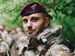 Известный ведущий, который мобилизовался полтора года назад, больше не будет служить в десантных войсках