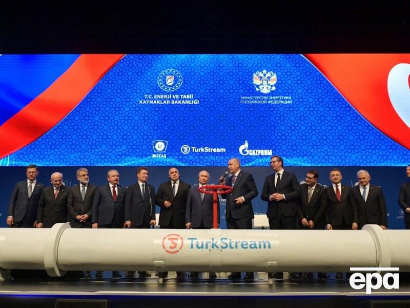 В июле экспорт газа из РФ в Европу вырос на треть, но "пробил дно за полвека". Как это возможно?